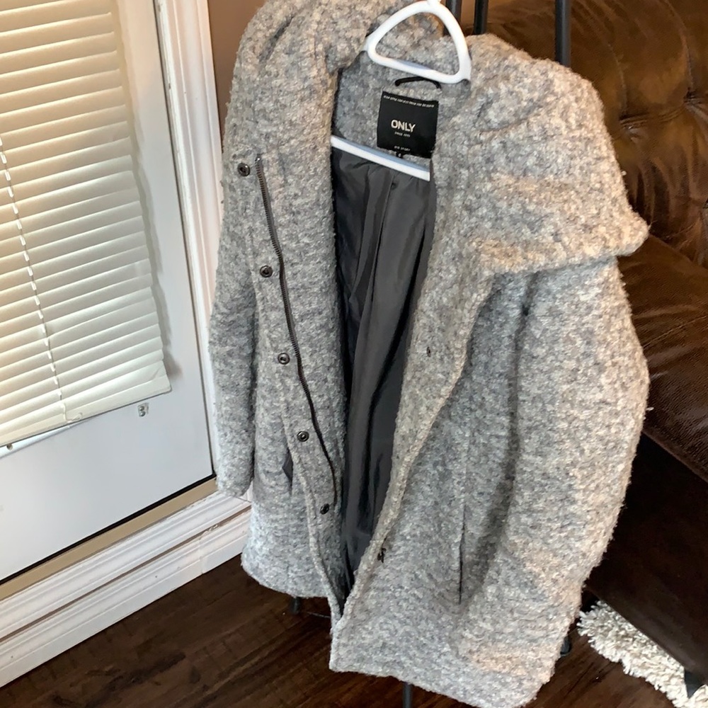 Simons boucle hooded winter jacket, size small